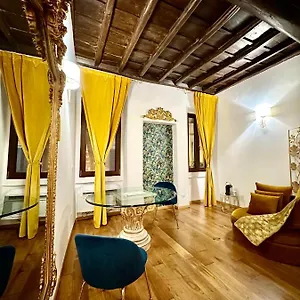 Via Della Scala Appartamento Roma
